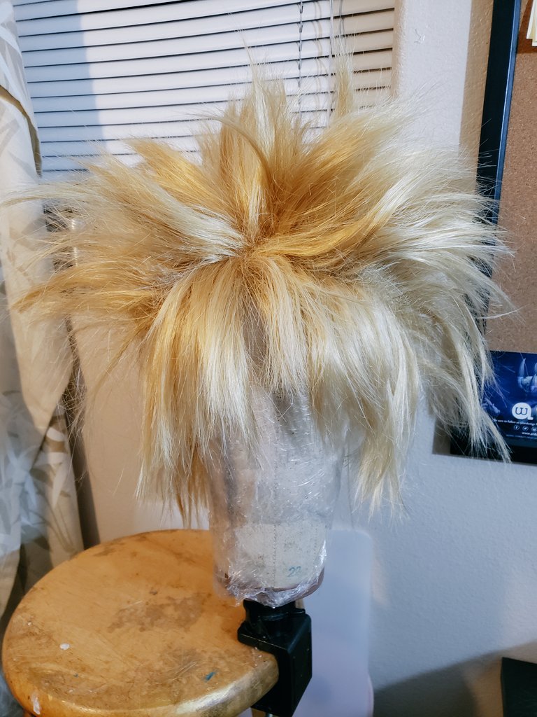 SpikyCrafts's tweet photo. I been making a lot of Dragonball wigs, is nice for a change to do other series.(~‾▽‾)~ #MyHeroAcademia https://t.co/cxlDiqDCfW