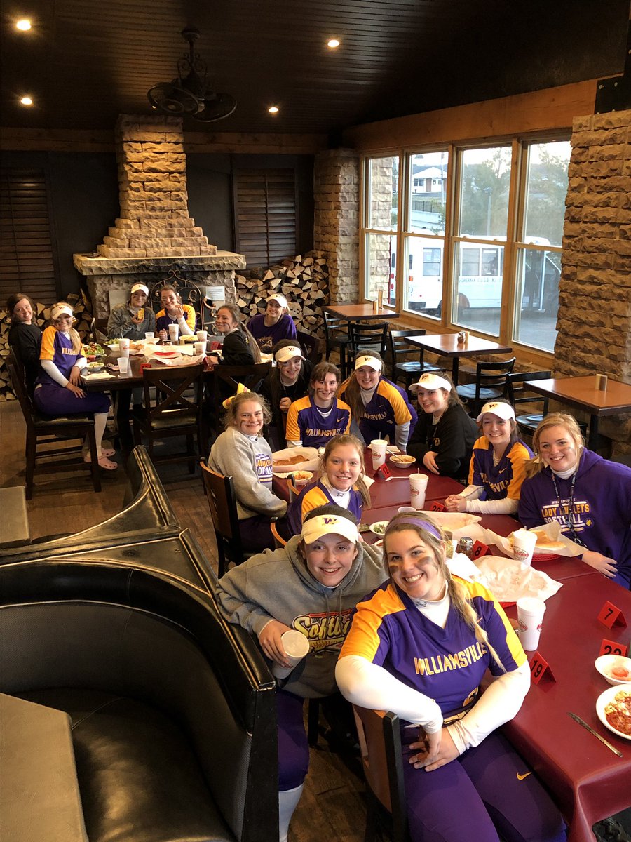 coachashbaugh's tweet image. Guess where we are!? Team dinners are always a great way to end the night! #brickbybrick #cinnamonbread #bulletpride #theTEAM 💜💪🏼💛🥎 We missed you @CoachMead2 and Shade!