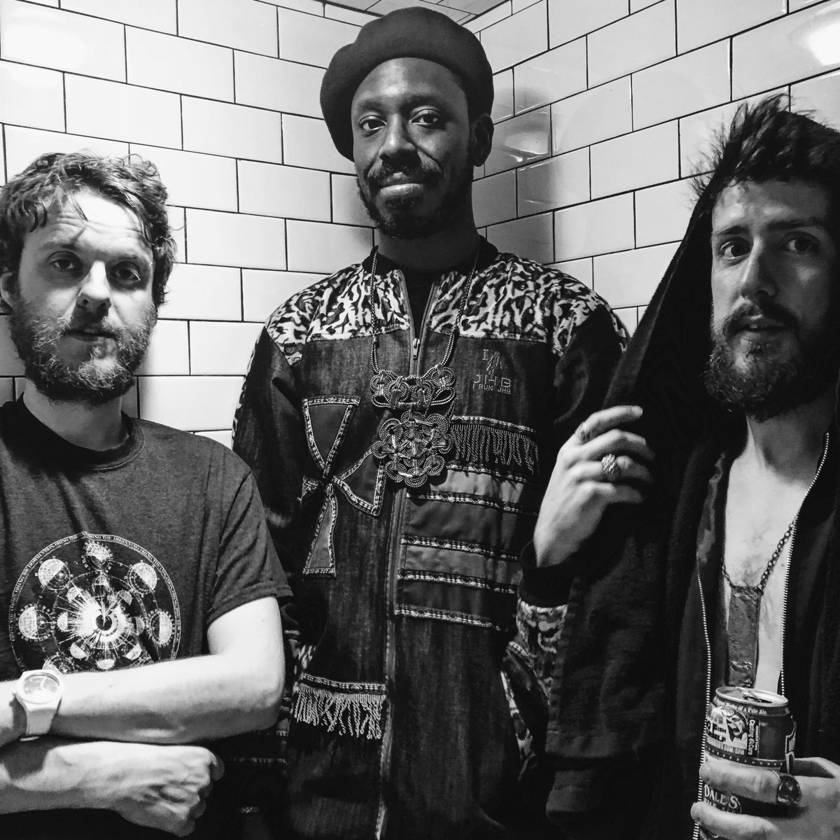 jatiphoto's tweet photo. 🔥🔥 good catching up with @cometcoming at @uhalldc tonight, new @impulselabel album out now #cometcoming #jatiphoto #uhalldc #thecometiscoming https://t.co/tqHnMFhvSv