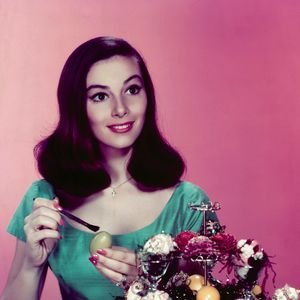 pierangelixox's tweet photo. @11_tomriddle Hello Christian coulson  I am  ana Maria pierangeli but  you call me  pier angeli  for short  she was  happy  to meet a new friend 🤗 https://t.co/BWtCUauzZ6