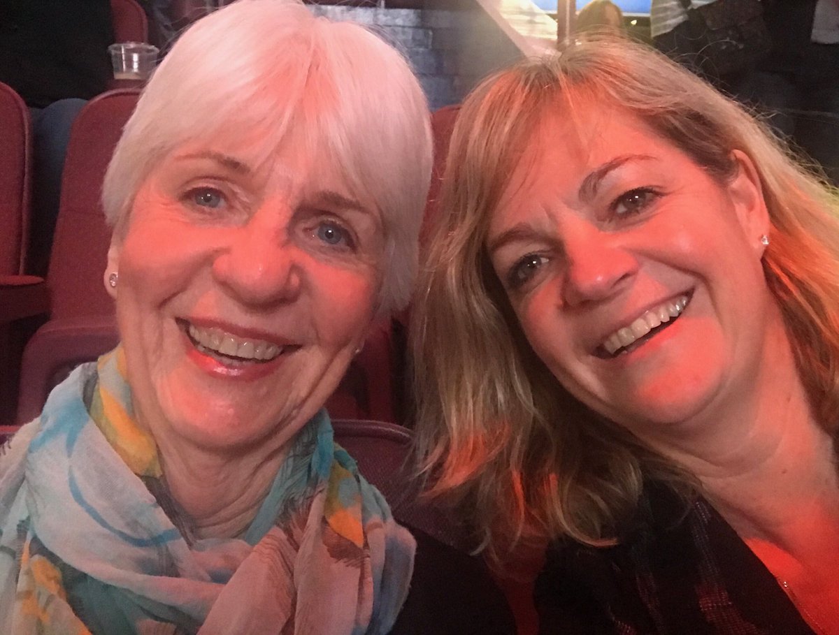 kgosteli1's tweet photo. With my #1 bestest Mom @ Michelle Obama #IAmBecoming https://t.co/VxzY3IWFYV