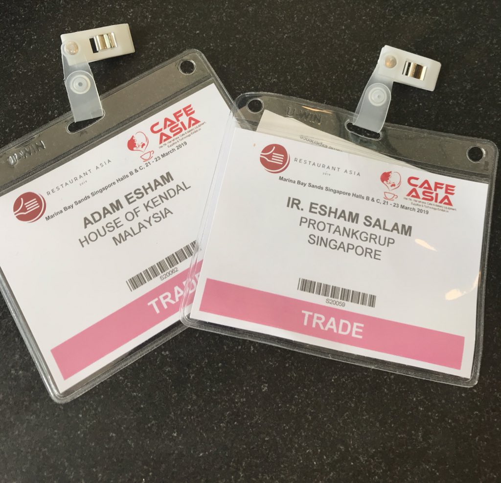 lordofkendal's tweet photo. The young lad’s first international trade engagement. Not bad for an 18 year old.
This thread is about the stories of ppl he met #houseokendal #cafeAsia https://t.co/fBM4IAbVK7