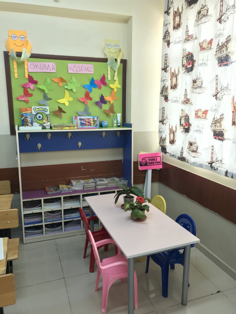 #ŞanlıurfaEğitim2023Vizyonu 
#hilvandagüzelşeyleroluyor <a href="/ovacikilkoku/">Ovacık İlkokulu / HİLVAN</a> Sınıfımızın okuma köşesi 😊