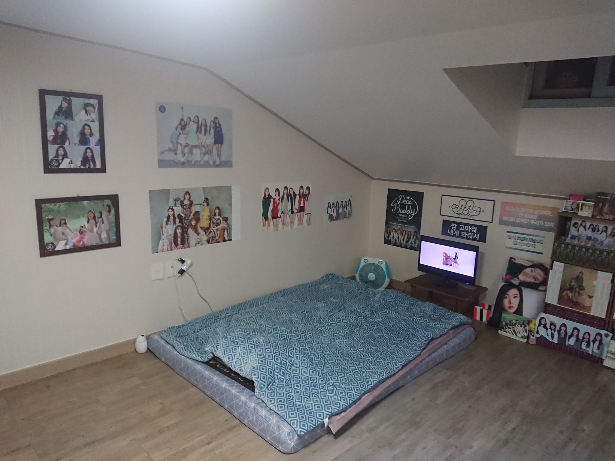 D2P-tS-U0AEBKqp.jpg:large