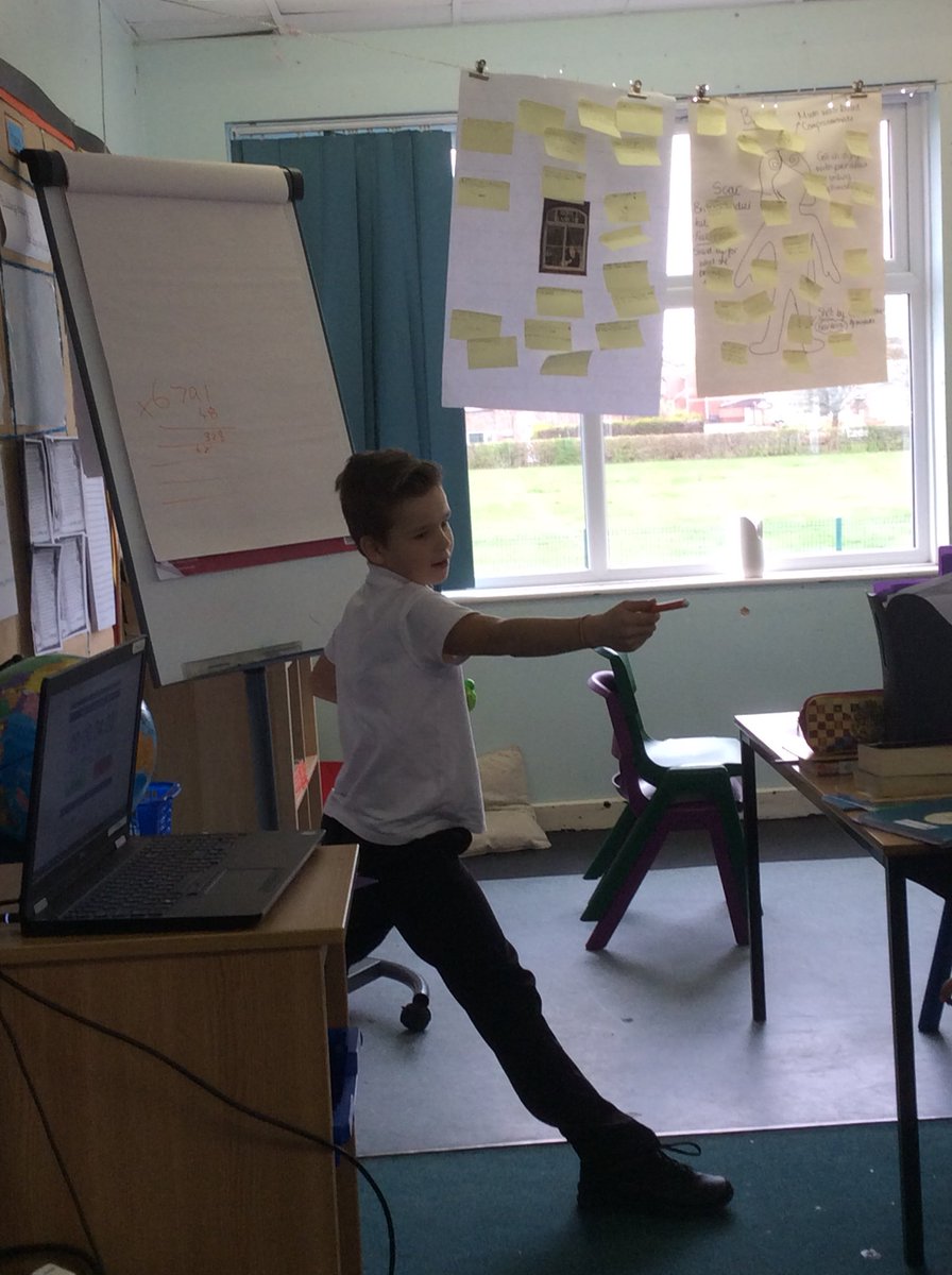 Callicroft's tweet photo. Endeavour family have pushed Miss Hector to the side and taken over teaching maths! They’re feeling super confident about solving reasoning problems in maths! #ConfidentMathematicians https://t.co/dh03PYZbLi