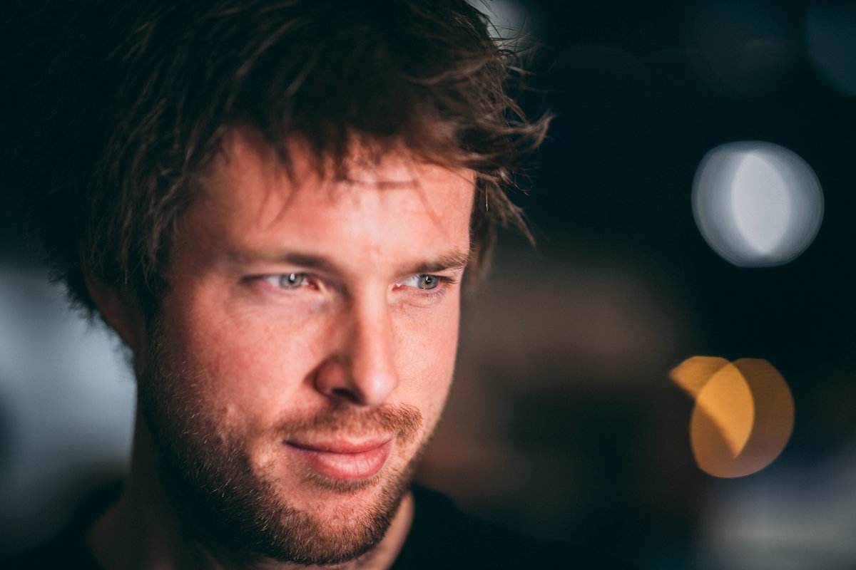 PhotographyMnr's tweet photo. #Pixapro light bar giving a great effect from the #nec #ukphotographyshow Instagrams @matt_lea #photography #canon #6dmkii #canon85mm14 #weddingphotographers #shropshireweddingphotographers https://t.co/cKEHH8dl78