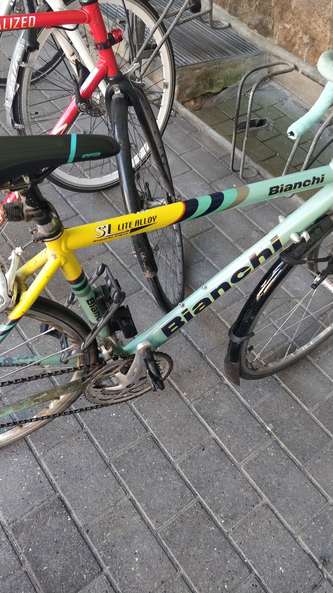 KarstenJaquet's tweet photo. @BianchiOfficial So my dear Bianchi got som brushes😑 Im looking for a colour code for my Bianchi SL Lite Alloy Reparto Corsa(the Yellowstone part). Can you maybe help me? https://t.co/tNbtfRXtMX