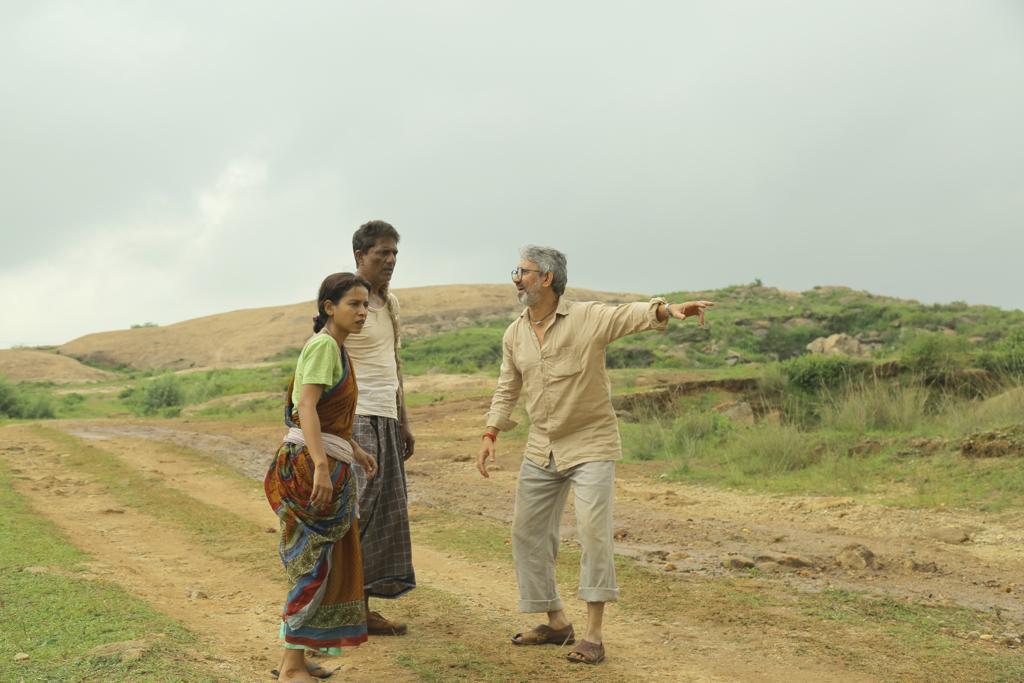 Check out glimpses of _AdilHussain, TillotamaShome & #NeerajKabi in #GoutamGhose's next film titled #Raahgir. It is produced by #AmitAgarwal of #AdarshTelemedia. The film will travel to film festivals before its theatrical release.