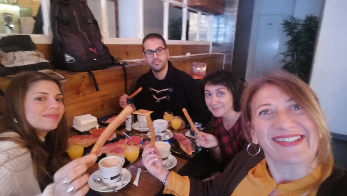 lupimata's tweet photo. Desayunando churros vallisoletanos pa salí guapitos en el photocall. #YoConEuterpe #ConEuterpeValladolid #masagustoqueunarbusto https://t.co/kbmTFtIvO0
