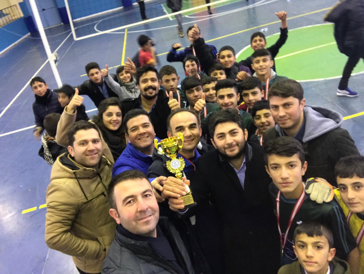 adnankurt4602's tweet photo. #ŞanlıurfaEğitim2023Vizyonu #HilvanMustafaKemalOrtaokulu 
2023Eğitim Vizyonu doğrultusunda okulumuzdaki futbol takimi ilçe https://t.co/BjWzuDiAxt olmuştur. Başarilara kaldığımız yerden devam...@MustafaCDR1 @aslanalibayik @KuruVolkan @ziyaselcuk @serafettinturan @Abdullah_Erin47 https://t.co/Y8BpTDjxj3