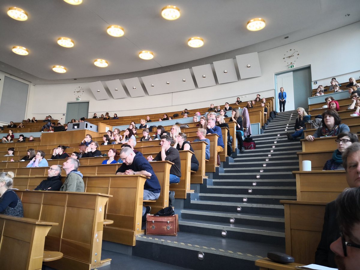 3. Tag der Gemeindepsychiatrie Leipzig, zum Thema Beziehung, mit Angehörigen, Psychiatrie erfahrenen, Kollegen aus der Gemeindepsychiatrie, der Suchthilfe und-als Besonderheit-mit niedergelassenen psychotherapeutisch tätigen Kollegen. Gute Resonanz - 200 Teilnehmer