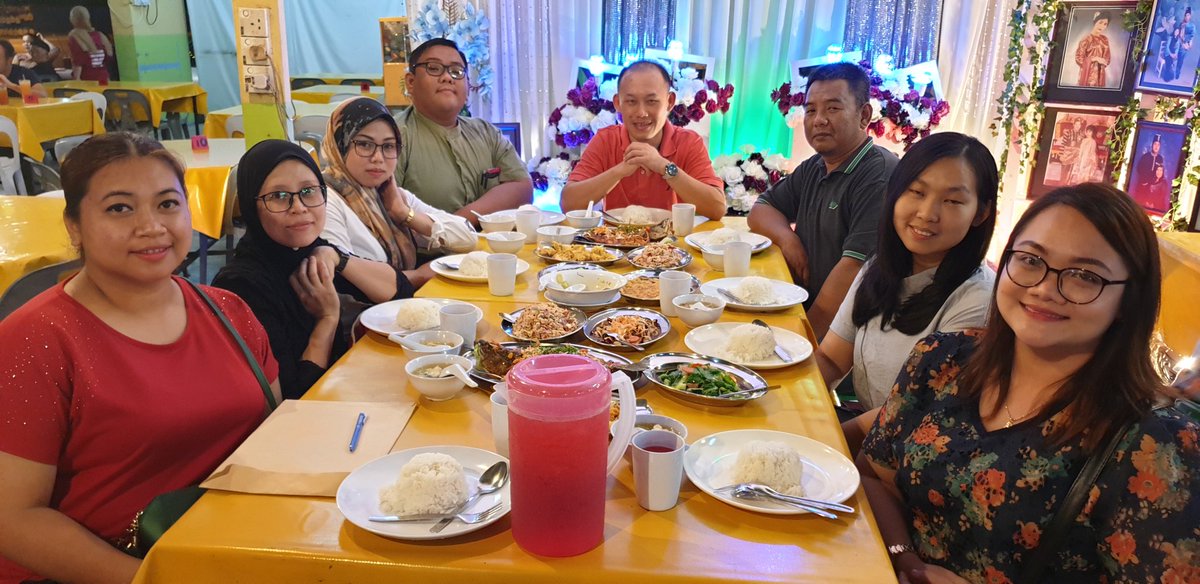 ChaiDennis's tweet photo. One for all : Glad to have this team..!! Klinik NUR sejahtera @LPPKN Miri.. https://t.co/yetQaTwiaN