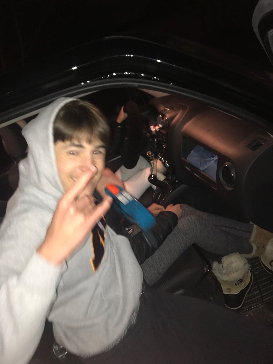 CherryPoppas's tweet photo. Drew and Luke eskimos now 🍒💥🤪 Danielson pops Adele of @asapglockyy we’re not going anywhere pussies @WoodburyNerf https://t.co/ilH71XEfQE