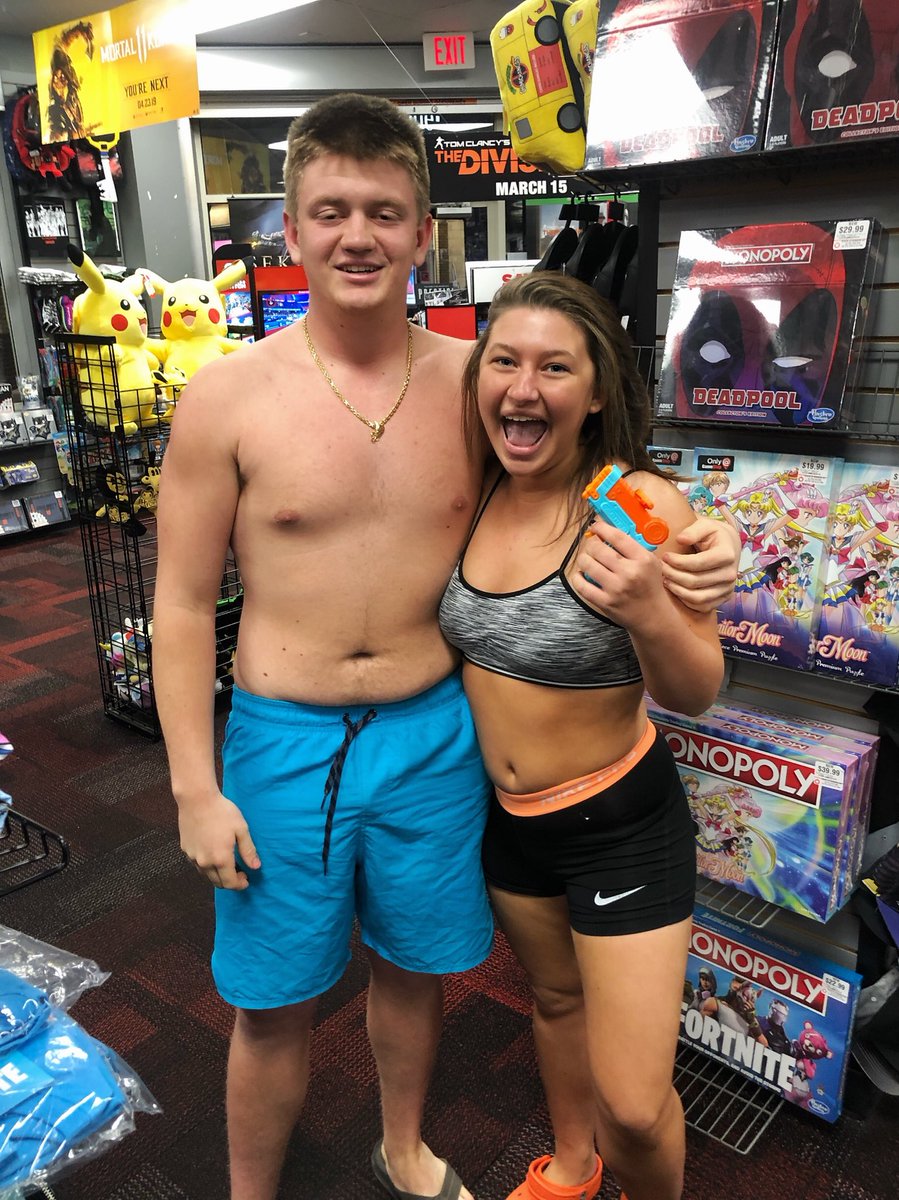 2019SeniorAssassins tweet media