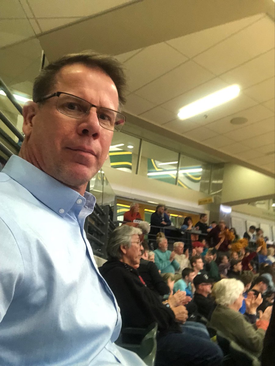 907Carl's tweet photo. #Akmadness2k19 can #AkAir upgrade me sometime:) https://t.co/UtCQFIvubI