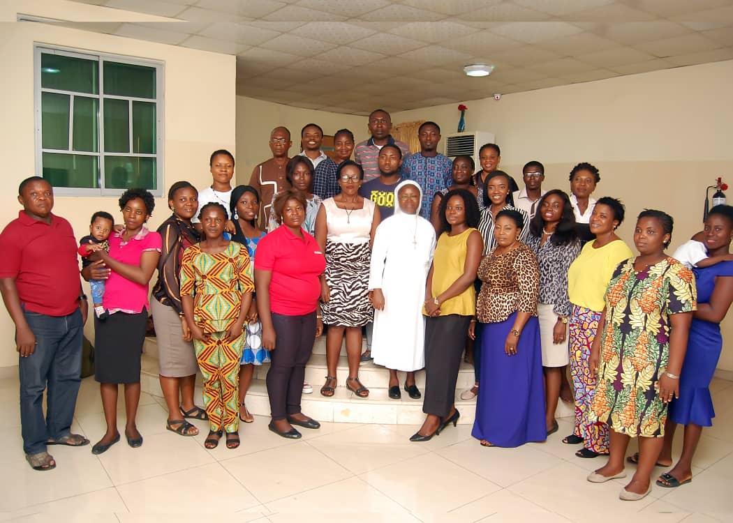 onyinkwocha's tweet photo. Photo session with teachers of St.Leo Catholic School, at the Teach for Development workshop.
#SDG4 #TeachersForFuture #whatisinabook https://t.co/YGazIdJQlv