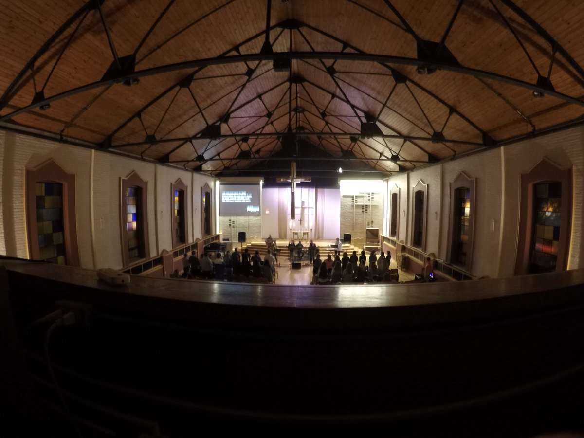 908praise's tweet photo. Stuff &amp; Things: A Late Night Thread 
1. worship was so awesome last night. we're always so humbled by the amount of people who come and share the love of our awesome God. https://t.co/M3WGNkXrQQ