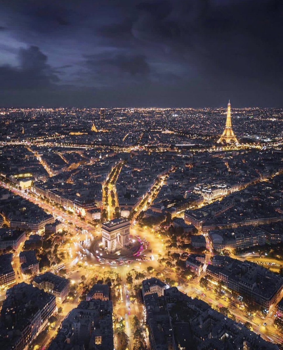 perfectplacessx's tweet photo. Paris, França https://t.co/RgVm5ZXeJQ