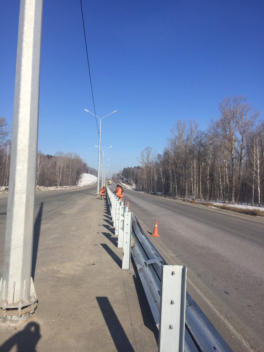 ktcmetall's tweet photo. А в Алтайском крае у нас полным ходом идет установка более 30 км барьерного ограждения. Мостовой переход через реку Чумыш. 

#КТЦМеталлоконструкция #Алтай #Алтайскийкрай #чумыш #мостовойпереход #барьерка #барьерноеограждение #дороги #безопасность #установкаограждения https://t.co/mxKdQyWBhu