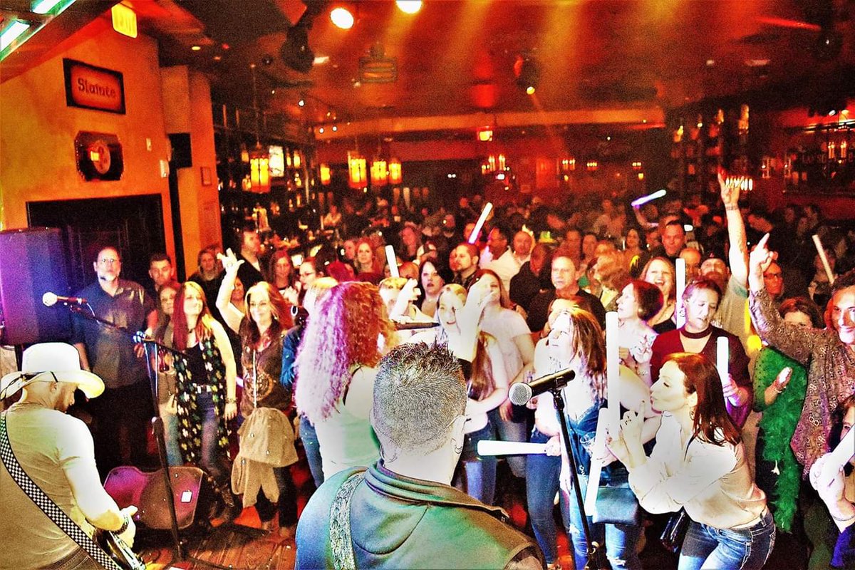 Little shot of when Kick came to the stage. Concert feel with quality restaurant food. #LansdowneMohegan #MoheganSun