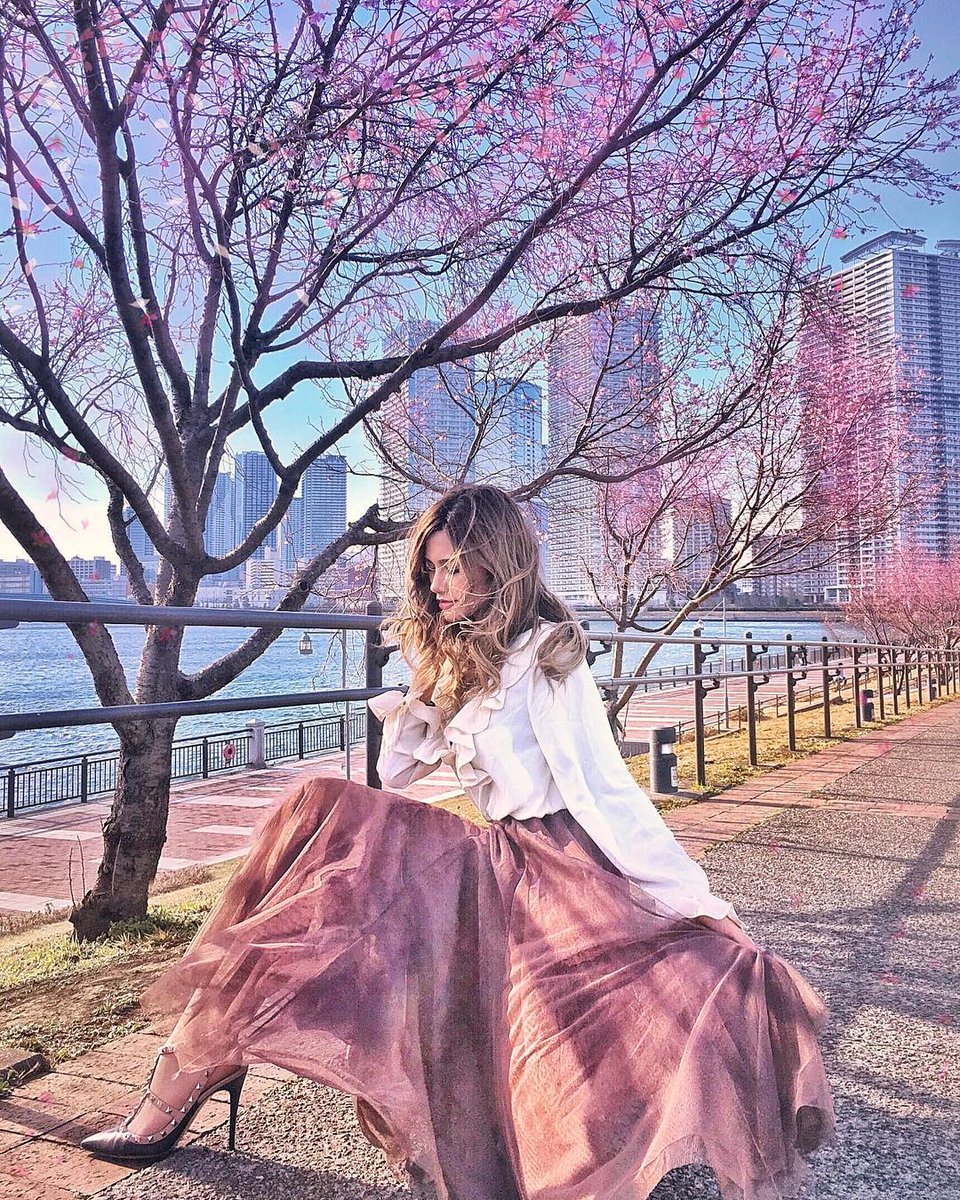 getvidi's tweet photo. Spring is the best season to travel in Japan for beautiful cherry blossoms and its comfortable climate. However, in March in Japan, you may still feel cold especially in the early morning and evening, it’s recommended to wear a layer of clothing for your sightseeing. https://t.co/gM2MvqL0E0