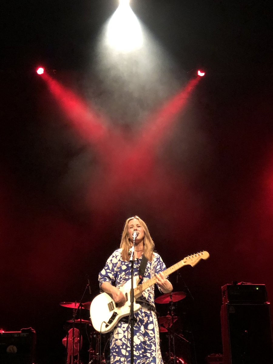 alexispike's tweet photo. God loves baseball ⚾️ @PhizLair #baseball #cubs   Great show! ❤️ https://t.co/2mcZpTjw79