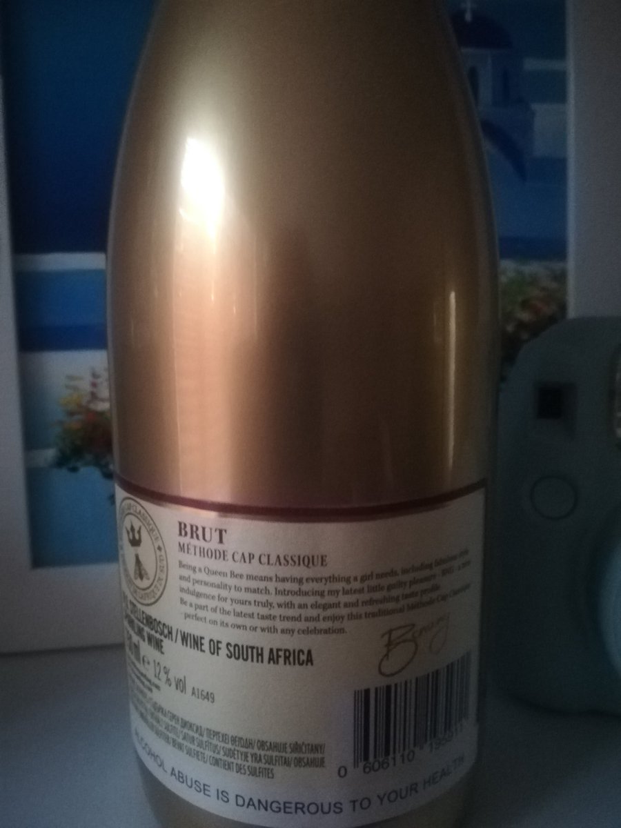 dbfrea's tweet photo. @Iam_Xola_SA I think only a few have the 'e'. Keep the e bottles, they will probably become collectors items. https://t.co/8VTaMxIkWl