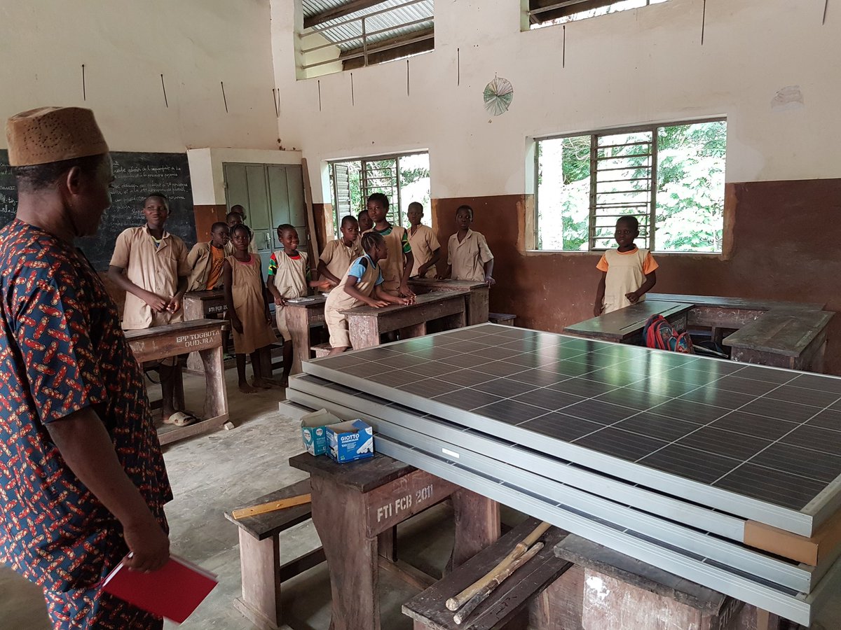 russo_pierre's tweet photo. Semaine bien remplie au #Bénin du côté de #Togbota avec @EDF_Guadeloupe et @Fondation_EDF pour l'association "Les enfants de Togbota". Quelques images en attendant le film de notre belle aventure solidaire ! 👍🌍🛫🔌
@sylvain_vidal @RCipolinPerso @EroniRanguin @Mallet1Valerie https://t.co/yWtgcQXylF