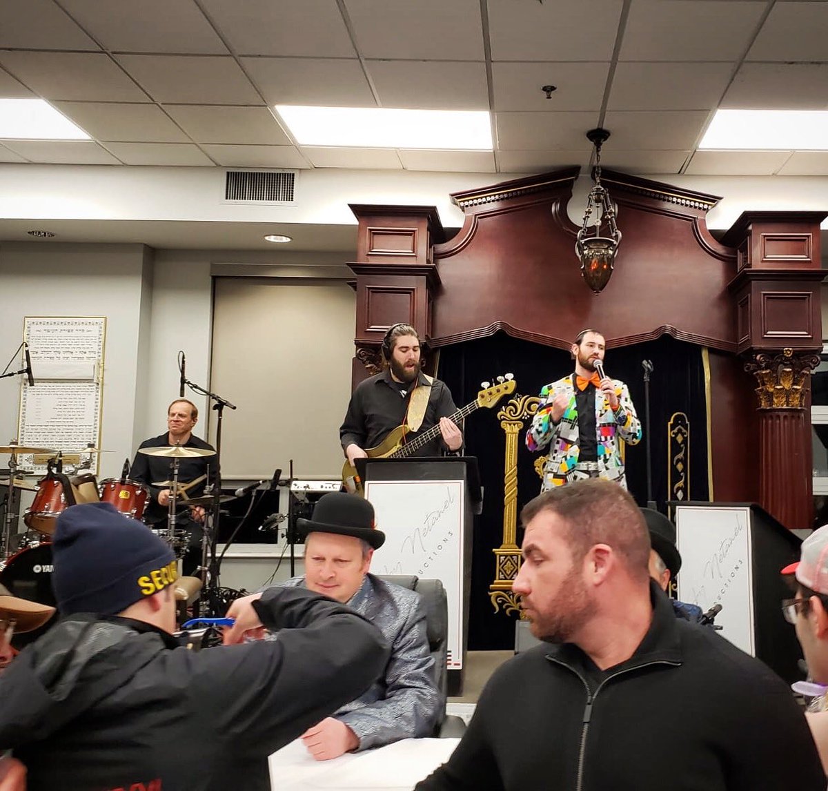 #purim at #yeshiva #meoryitzchok in #flatbush was #lit 
•
•
•
•
#singer #guitar #band #live #livemusic #song #drunk #dancing #singing #drank #sing #instamusic #drinking #wasted #bass #festival #alcohol #musician #goodtime #happypurim #purim2019 #lchaim