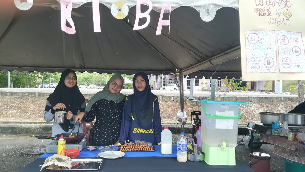 DIBAJohor's tweet photo. ✨Live Update Unifest 2019 ✨

🌯POPIA CARBONARA RM1 (PCS) 
🌭CORNDOG RM 3 (PCS) 
🥙KEBAB RM 3
🍦ICE CREAM CHOKI-CHOKI/CUMI RM 1
🥤LYCHEE ICED TEA RM 2 

📌VENUE : DATARAN PTDI 1
📌DATE: 21/22 MARCH
📌(THURSDAY/FRIDAY)
📌TIME: 10 AM - 10 PM

#unifest #uitmjohor https://t.co/Fb0bOEFRWa