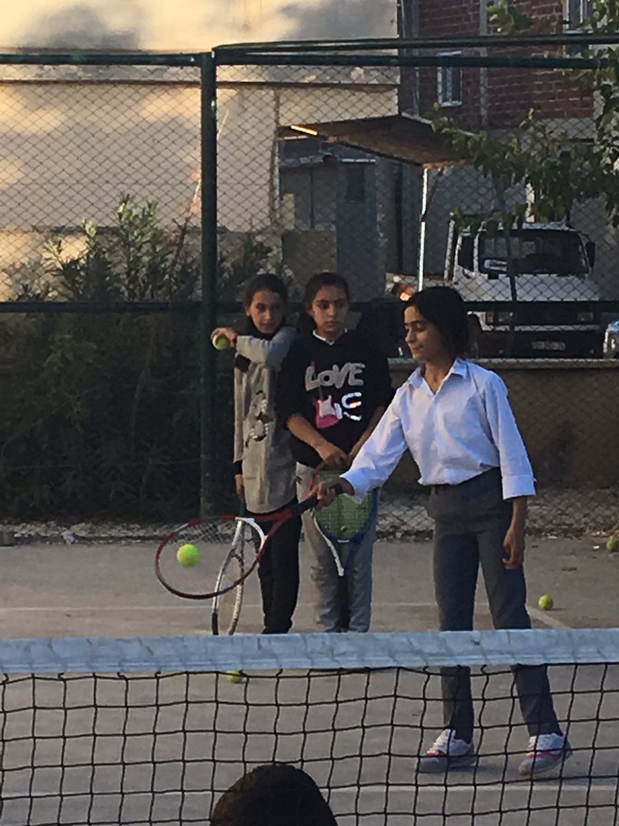 gokhanherguner's tweet photo. #ŞanlıurfaEgitim2023Vizyonu 
#HilvanMustafaKemalOrtaokulu 

2023Eğitim Vizyonumuz doğrultusunda okulumuzda Tenis 🎾 Eğitimi vemeye başladık🎾🎾🎾
@fduman27 @HilvanIlceMEM @serafettinturan @MustafaCDR1 @Abdullah_Erin47 @gmcidir @adnankurt4602 @ziyaselcuk @KuruVolkan https://t.co/z9OIiB5pga