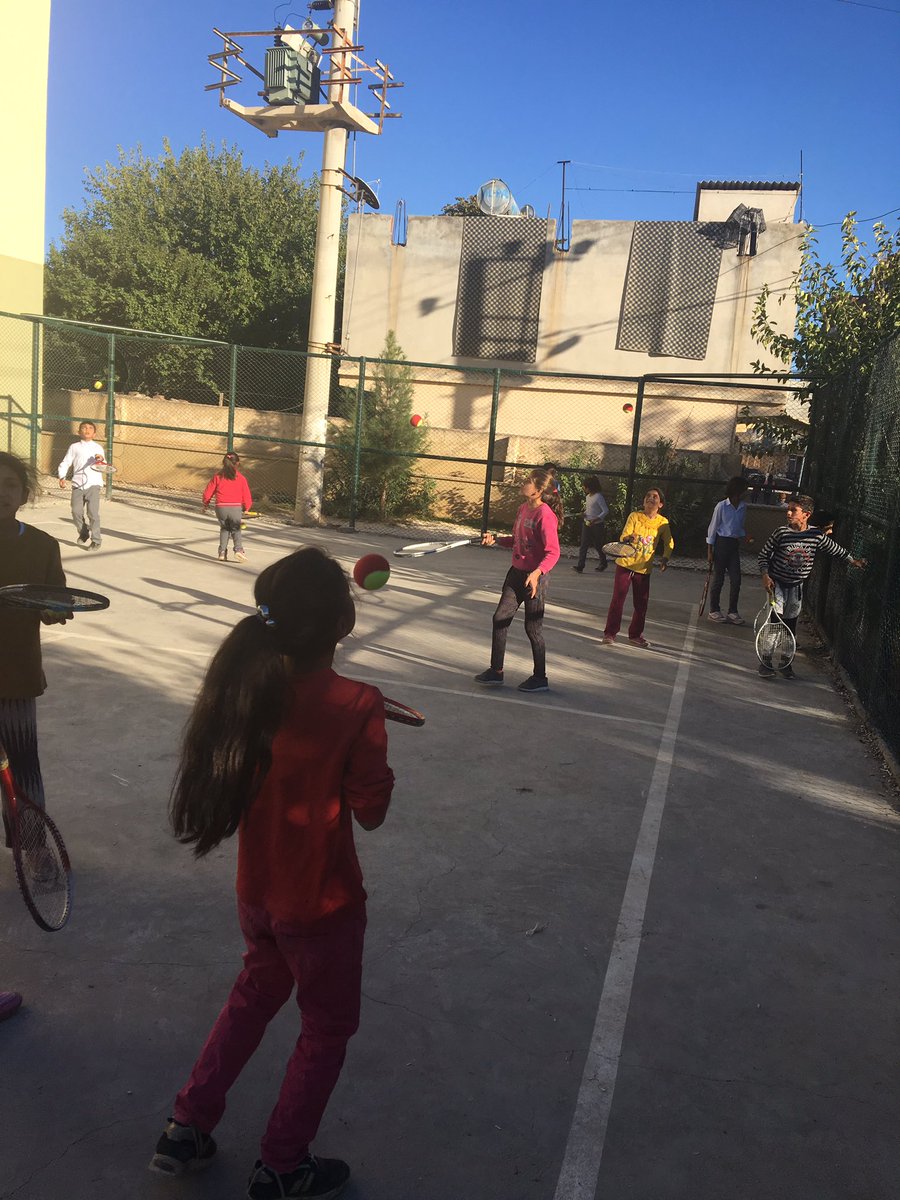 gokhanherguner's tweet photo. #ŞanlıurfaEgitim2023Vizyonu 
#HilvanMustafaKemalOrtaokulu 

2023Eğitim Vizyonumuz doğrultusunda okulumuzda Tenis 🎾 Eğitimi vemeye başladık🎾🎾🎾
@fduman27 @HilvanIlceMEM @serafettinturan @MustafaCDR1 @Abdullah_Erin47 @gmcidir @adnankurt4602 @ziyaselcuk @KuruVolkan https://t.co/z9OIiB5pga