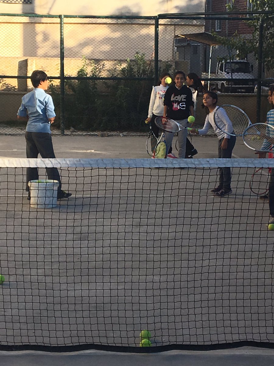 gokhanherguner's tweet photo. #ŞanlıurfaEgitim2023Vizyonu 
#HilvanMustafaKemalOrtaokulu 

2023Eğitim Vizyonumuz doğrultusunda okulumuzda Tenis 🎾 Eğitimi vemeye başladık🎾🎾🎾
@fduman27 @HilvanIlceMEM @serafettinturan @MustafaCDR1 @Abdullah_Erin47 @gmcidir @adnankurt4602 @ziyaselcuk @KuruVolkan https://t.co/z9OIiB5pga