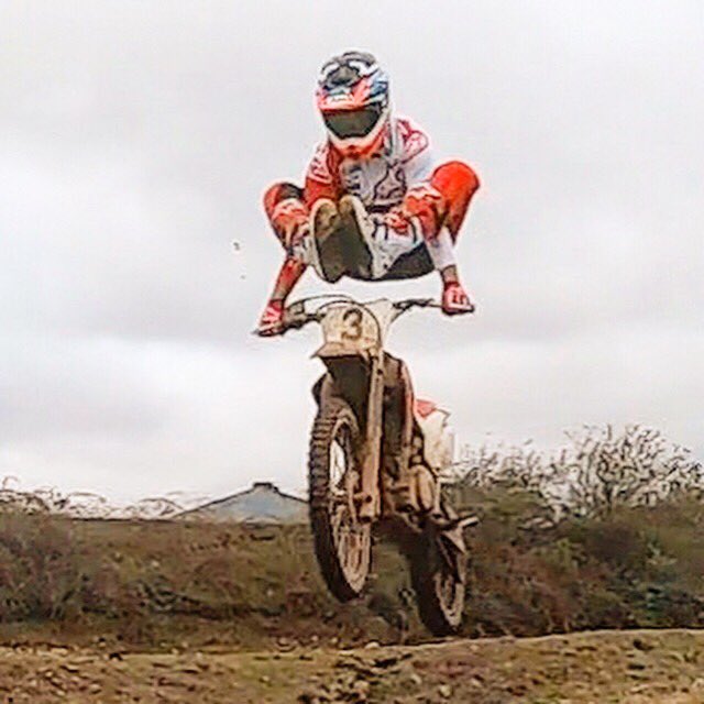 foreshoremxc's tweet photo. Bit of a heel clicker fest went down yesterday 🤦‍♂️#FMX #motocross #achingtoday https://t.co/HqYHz55vf8