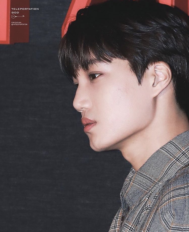 jonginpic's tweet image. GOD SAID LET THERE BE LIGHT