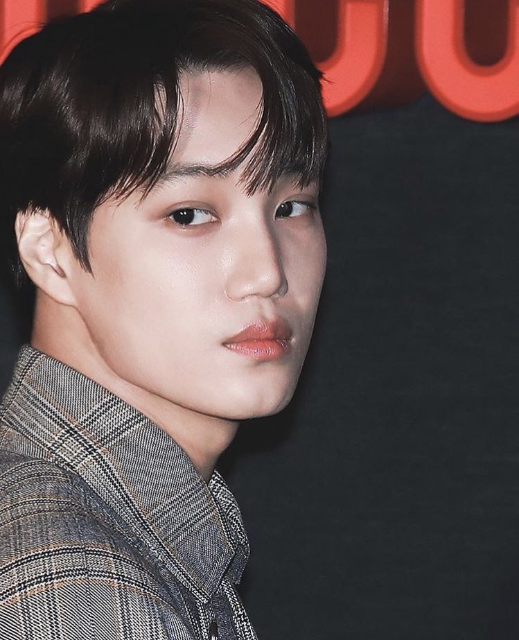 jonginpic's tweet image. GOD SAID LET THERE BE LIGHT