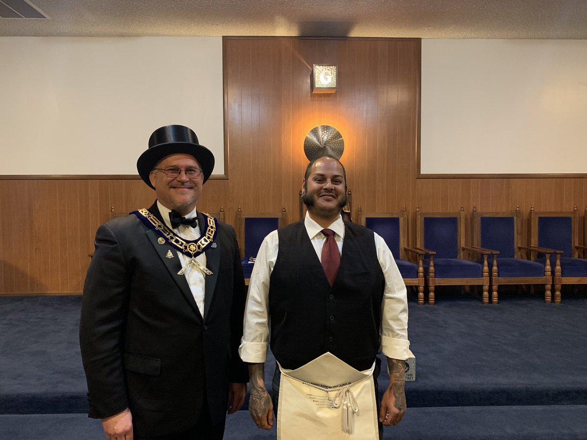 SSLodge357's tweet photo. Newly #initiated Brother Mason. Welcome Brother. @aaronreddoch @StubbornlyWrite @anaheimlodge #goldenstate #masonsofcalifornia #enlightened #firstdegree https://t.co/VwUHNDirLQ