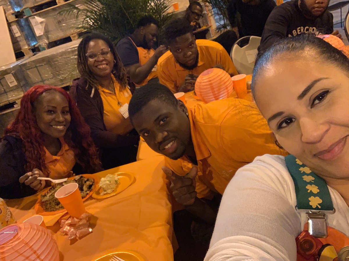 ShainaBoggan's tweet photo. Success sharing celebrations at store 6310!!! ⁦@kimberly_morse⁩ ⁦@NargisRamasami⁩ ⁦@WardallyJ⁩ https://t.co/FasDm6YpZA