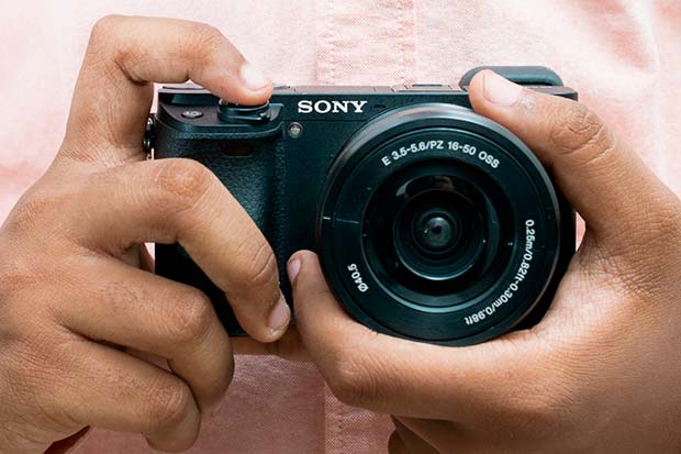 CameraMaster3's tweet photo. ¡Descubre cual es la mejor #cámara sin espejo de #Sony! Hoy comparamos las diferentes #Mirrorless de la marca, para ver cual se ajusta mejor a tus necesidades.
https://t.co/0KUADtg2sZ…/
#sony #mirrorless #camaras #sinespejo #a7 #a7RIII #fotografia #cameramaster #comparaciones https://t.co/v5AEoS43JC
