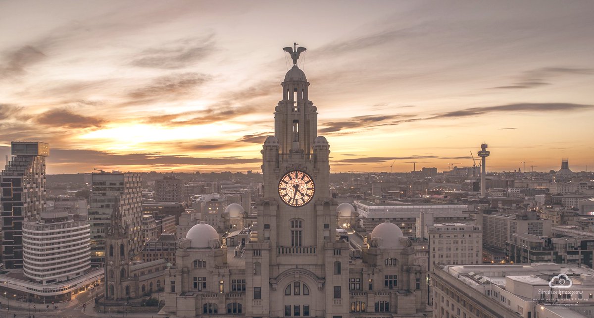 stratusimagery's tweet photo. Hello weekend 👍🏻Have a good one 👍🏻@angelcakepics @YMLiverpool @stjohnsbeacon @YOLiverpool #liverpool #liverpoolcity #liverpoolweekend #aerialphotography #uav #drone #LiverpoolCityRegion #liverpoolphotos https://t.co/xzfmx9OBWi