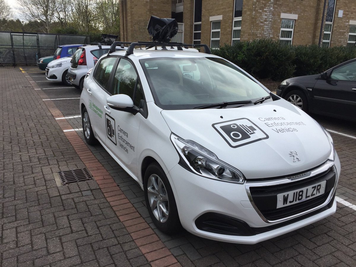 HitsEastMidsX's tweet photo. A third CCTV car could soon be on the streets of #Nottinghamshire targeting parents who park irresponsibly around schools. @NottsCCNews says its stepping up efforts to keep children safe at pick up and drop off times. https://t.co/iwnW12bJvc