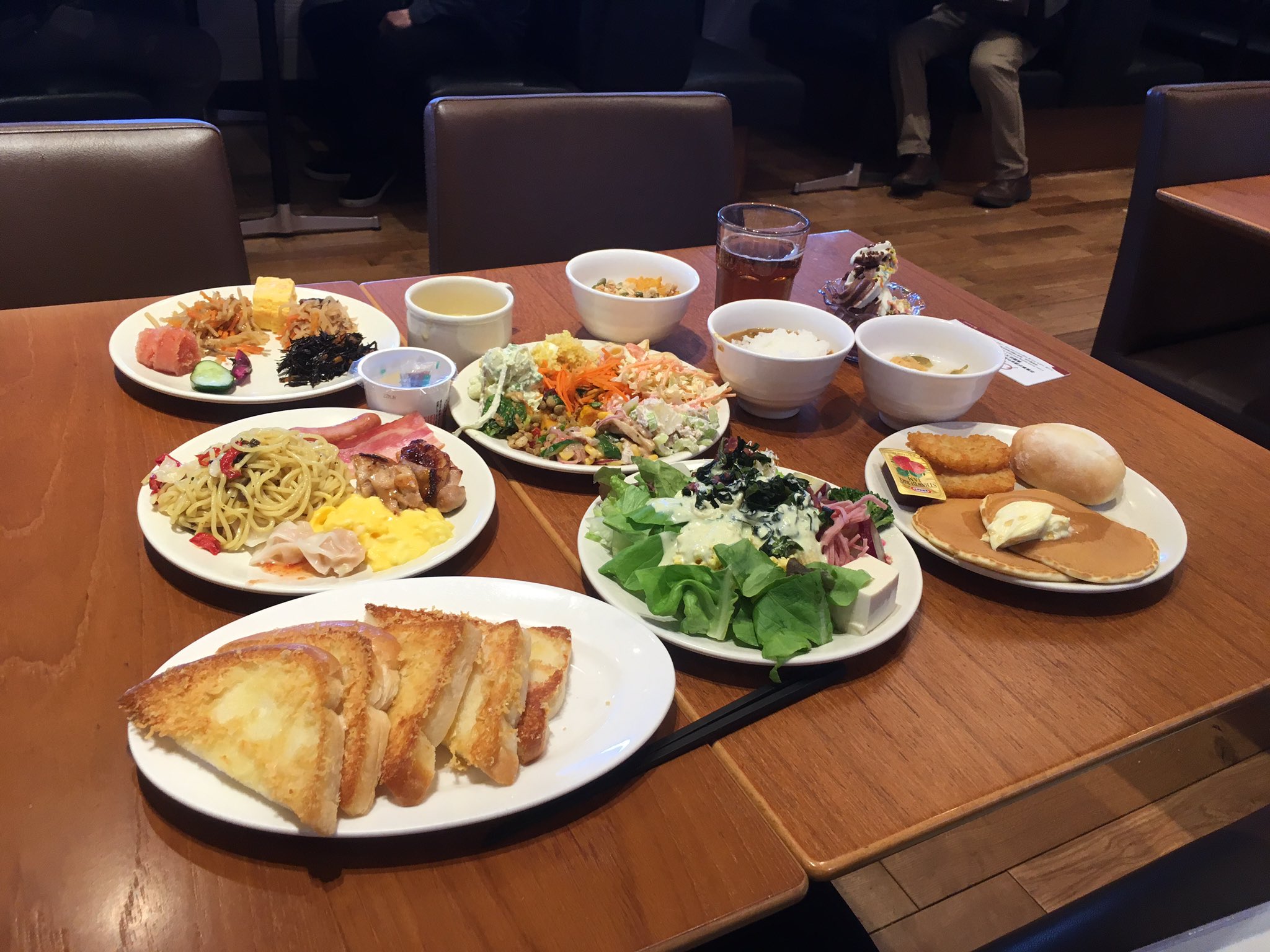 Tomo 19年3月22日 シズラー 三鷹店 モーニングビュッフェ 彩り野菜がシズル シズラー三鷹店 シズラー モーニングブッフェ サラダ 東京 三鷹 食べ放題 ビュッフェ バイキング 元取る 大食い デカ盛り メガ盛り 特盛り 大盛り T