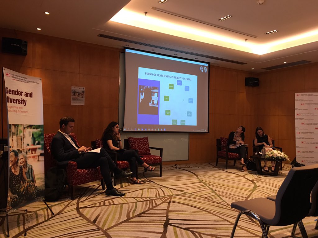 Mican_Khan's tweet photo. “Child marriage, forced labor, armed force recruitment are many forms of exploitation on migrants in crisis setting.” Today @ifrc @UN_ACT @UNDP discuss about issue of human #trafficking in disaster/crisis setting https://t.co/wVXE4jgNgW