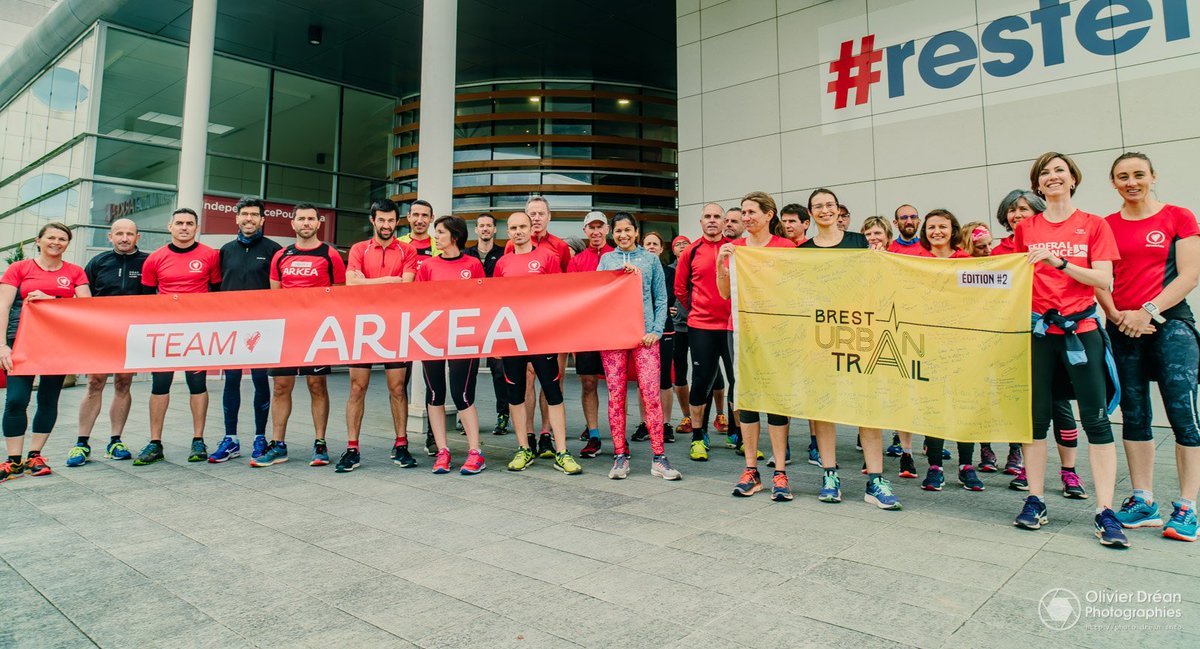 olivier_drean's tweet photo. Séance d'entraînement collectif sur le campus d'Arkéa en préparation du @BrestUrbanTrail et un ravito de fin de course offert par les pâtissières maison https://t.co/VYatD1l9Vw