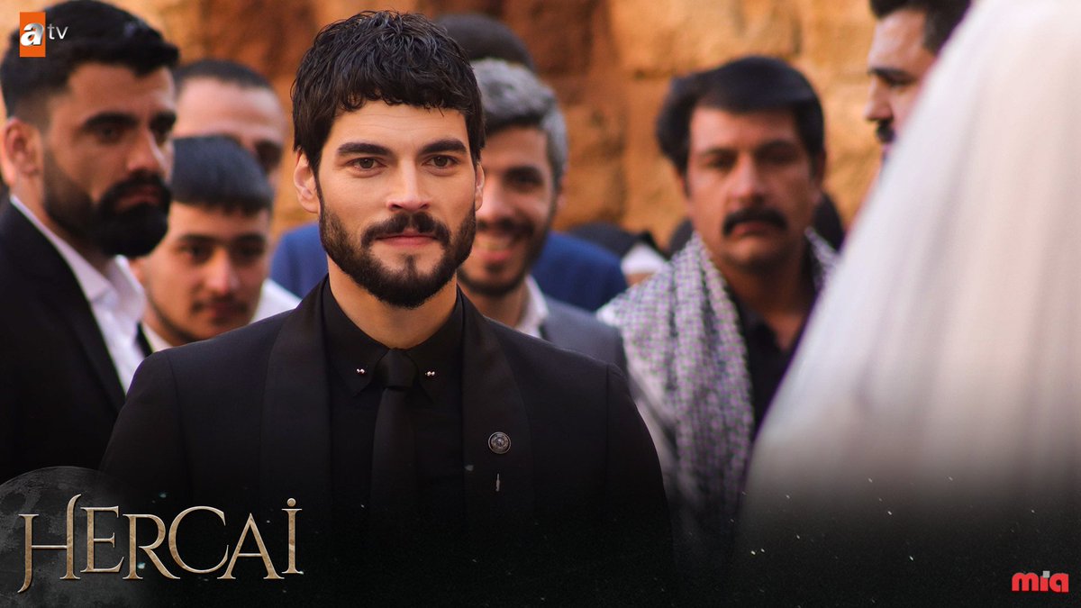 Gelinliğiyle Miran’ın kalbine dokunan Reyyan…
 #Hercai yeni bölümüyle bu akşam 20.00’de #atv’de! 🧿
<a href="/atvcomtr/">atv</a> @miayapim