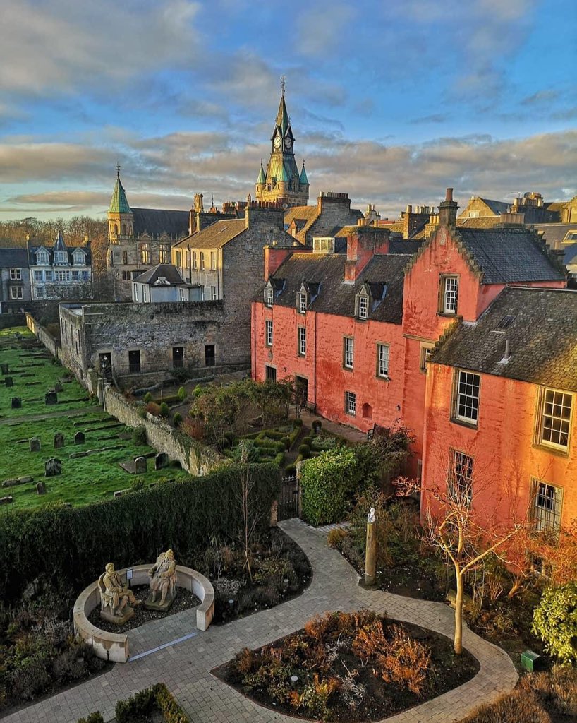 LoveDunfermline's tweet photo. The restored 15th century @abbot_house (taken from @ONatDCLG), one of the many historic sites to see in #Dunfermline #MagnificentMaygate 📷https://t.co/9tlU8DOkmI https://t.co/AFSsNZTrV6