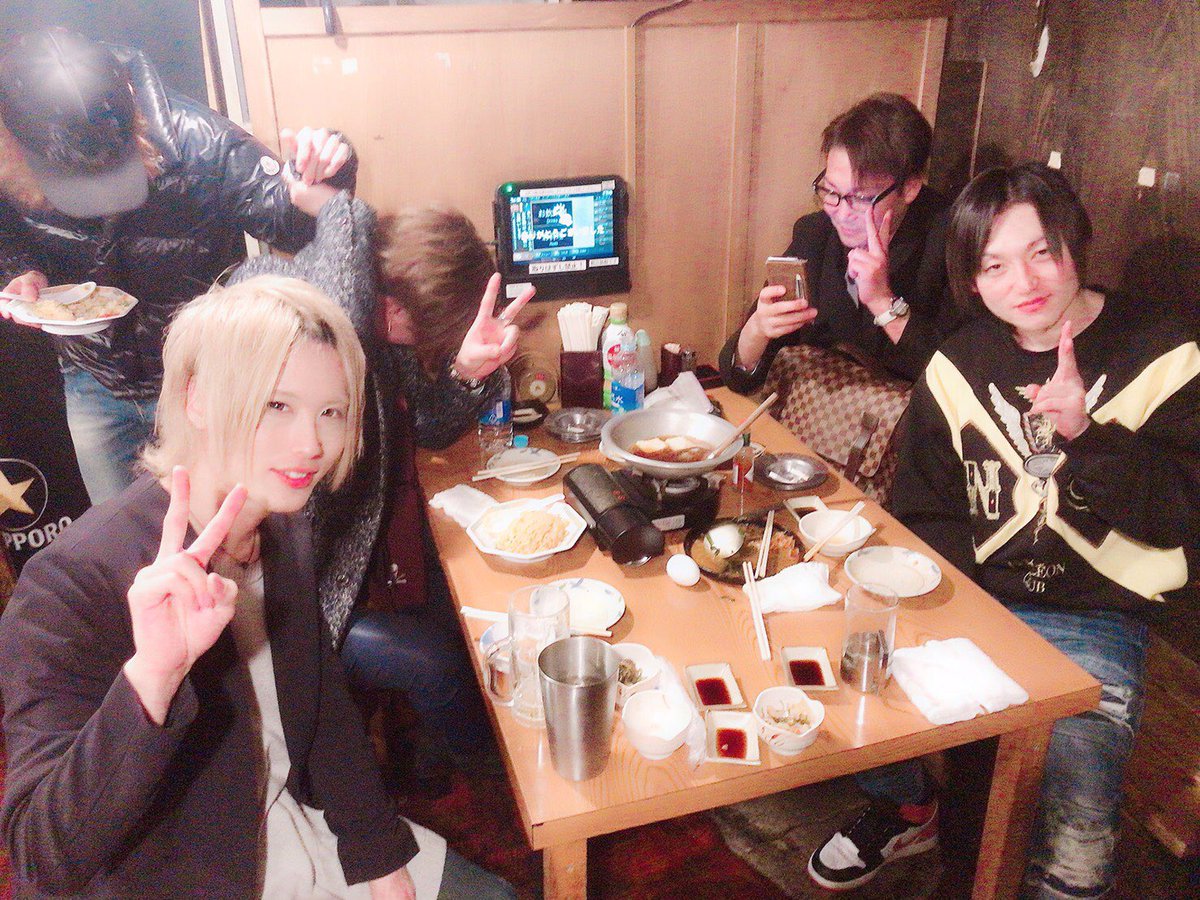 HISASHIAMACHI's tweet photo. 本日はHERO PARTYを開催します
日頃の感謝の気持ちを込めて
1万円で焼酎、割物、缶物がフリータイムで飲めちゃいます🤩
コール付きシャンパンも3万円でリーズナブルです🍾
#gd #グルダン #エルコレ #HERO
#HEROPARTY #1万円ポッキリ
#天地寿 #感謝の気持ち https://t.co/Sqyn6aVqum