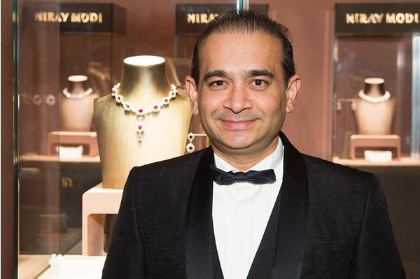 ErtcMedia's tweet photo. Holi is all about spreading peace and celebrating happiness with colors. It wasn't a happy Holi for Nirav Modi. He was arrested in London and shifted from his luxurious home to the most overcrowded jail.
#NiravModiArrested #NiravModi https://t.co/p69kC9pUKC