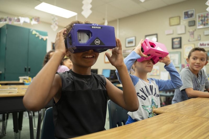 Not sure where to start bringing #EdTech into your classroom? @JourneyEdARVR has some great #webinars in April you'll want to attend! buff.ly/2u1YP8F