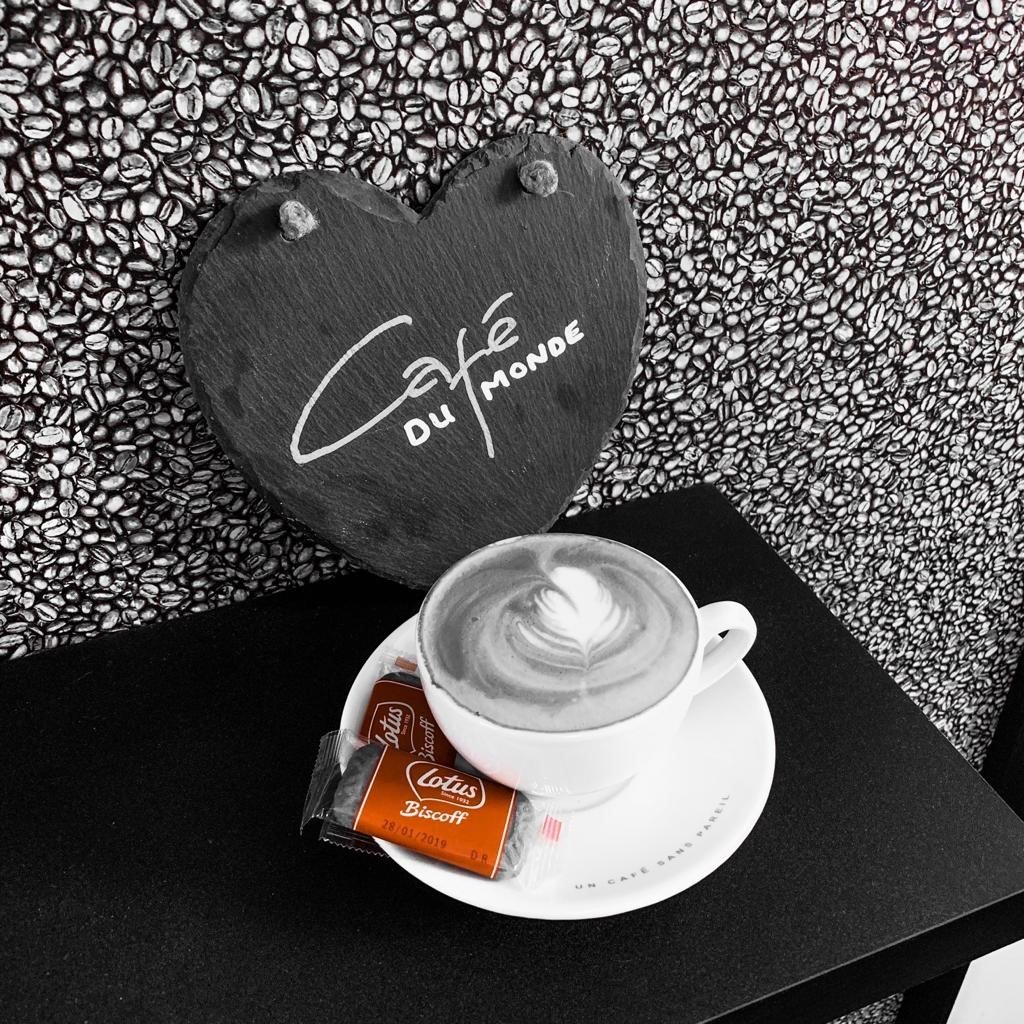 CafeduMondeUK's tweet photo. Giving our Lotus biscuits the DUNK test. Its a tough job, but someones got to do it!
#Lotus #DunkTest #coffeelove #barrista #coffeeshops #coffeelover #coffeetime #coffeeaddict #coffeecup #coffeebean #coffeesesh #grandcru #cafedumonde #espresso #coffeetalk #coffeegeek #BeanHQ https://t.co/OKBSAxzu8b